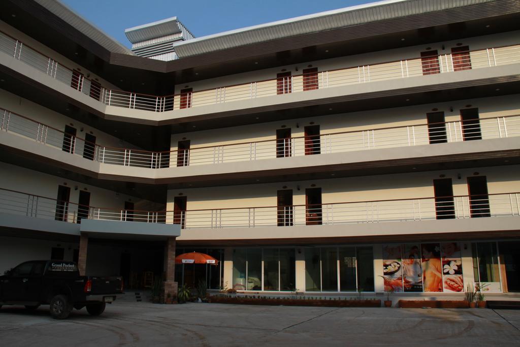 Grand Perfect Apartment Ούντον Τάνι Εξωτερικό φωτογραφία